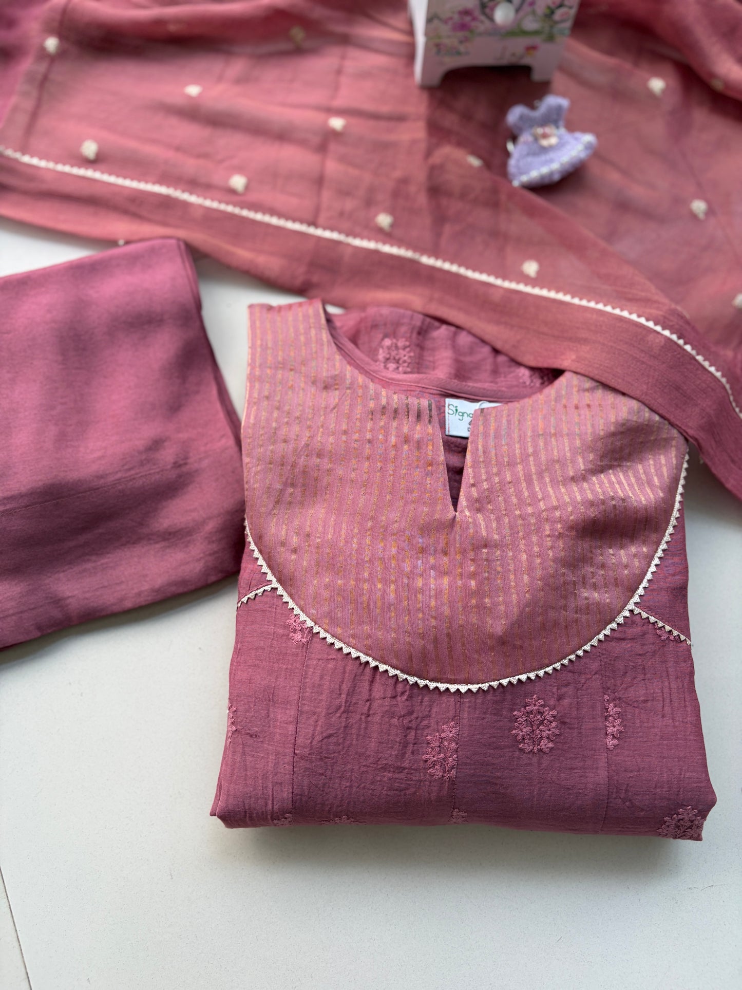 MAUVE KEEPSAKE