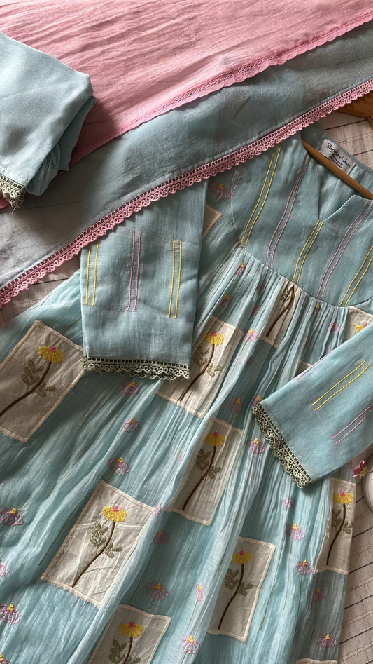 GARDEN STICHES IN BLUE