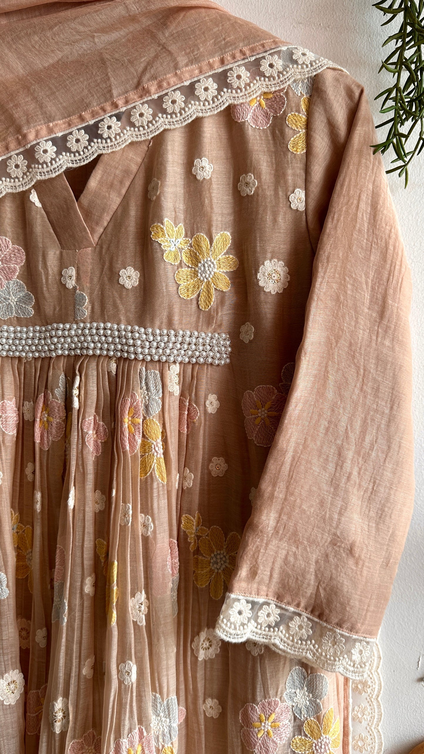 VINTAGE IN BEIGE