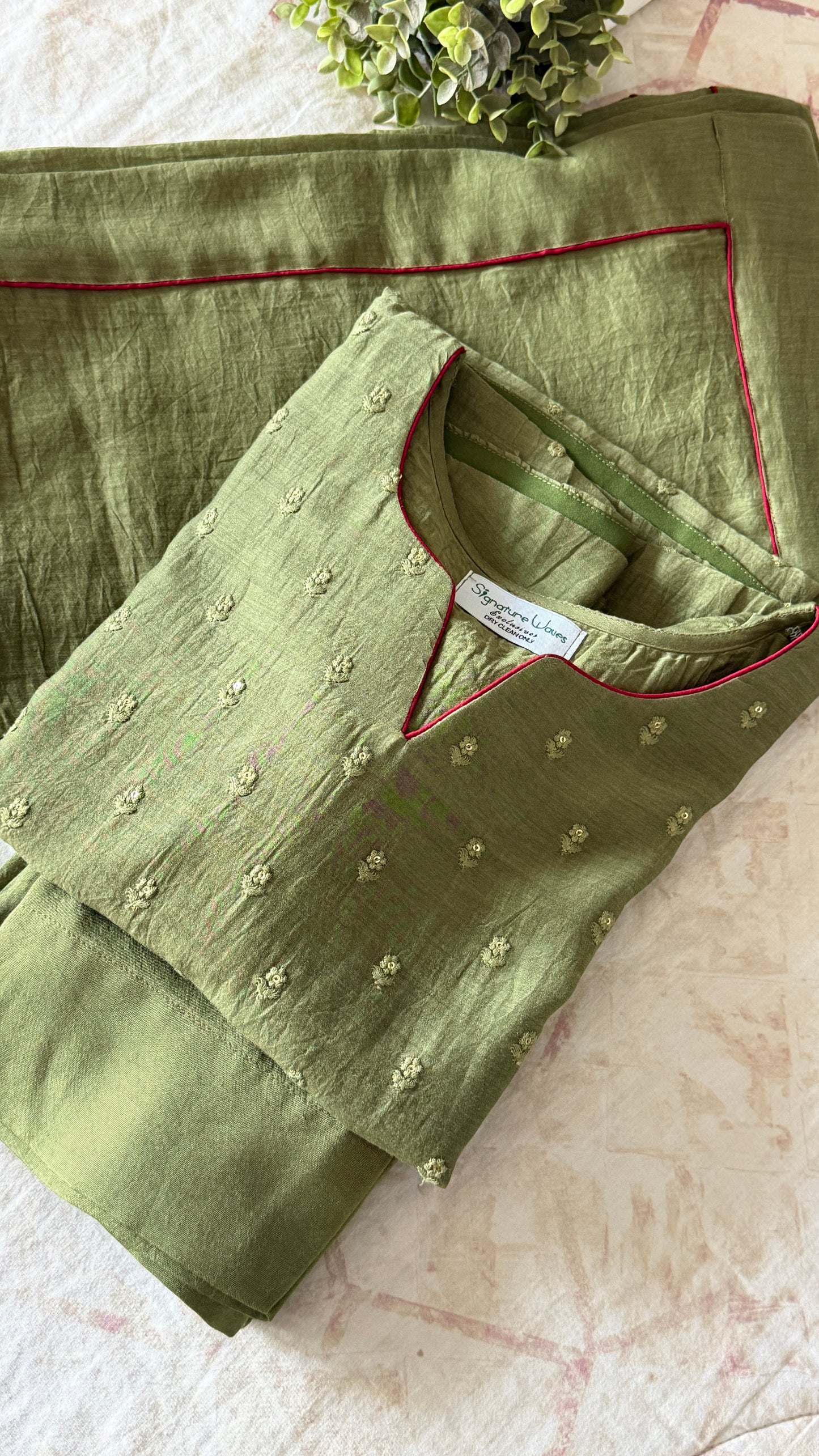OLIVE WHISPER