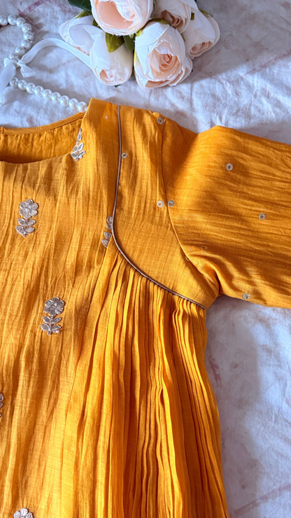 SUNLIT MUSTARD