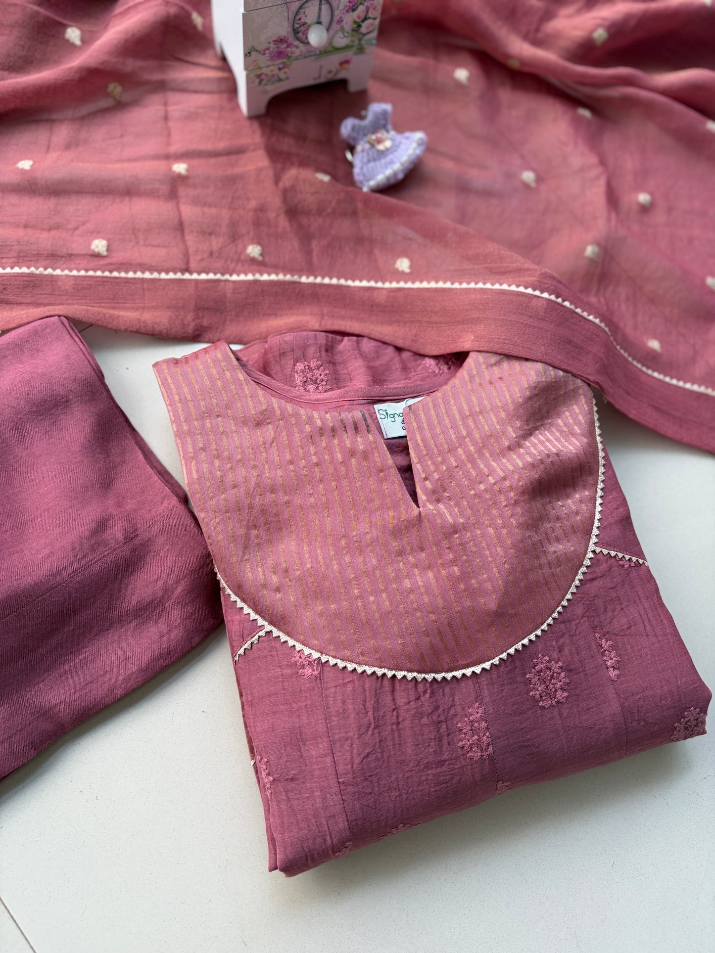 MAUVE KEEPSAKE