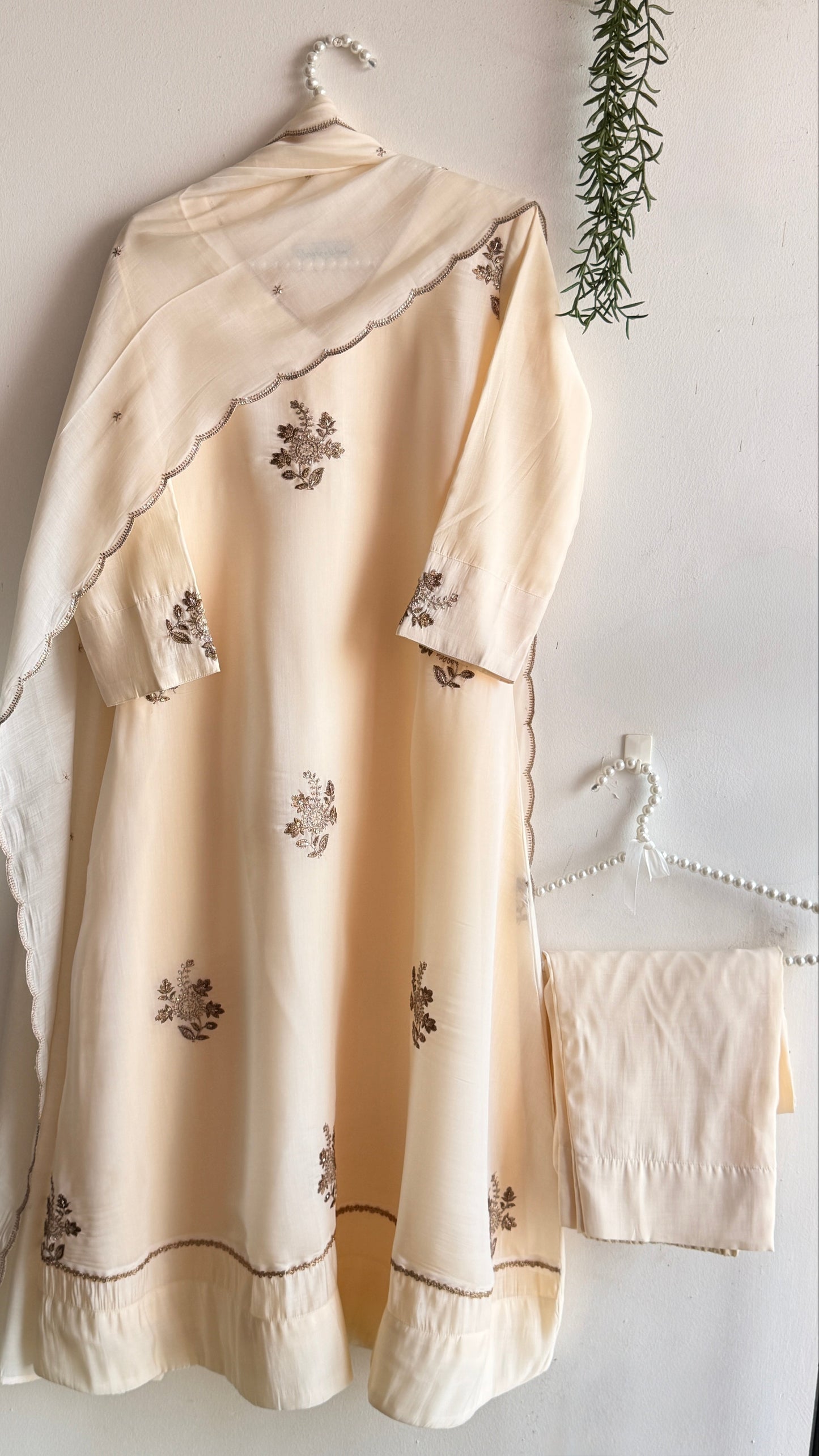 IVORY CREAM