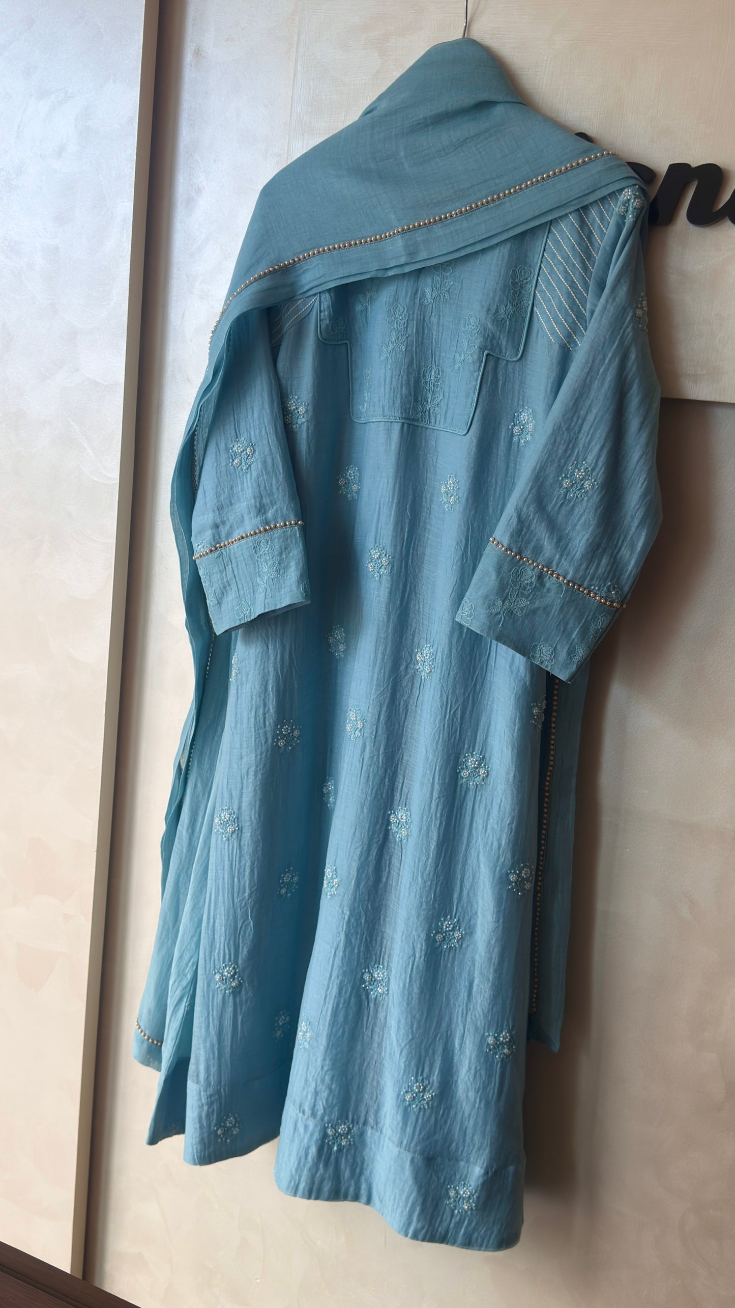 PEARL IN BLUE