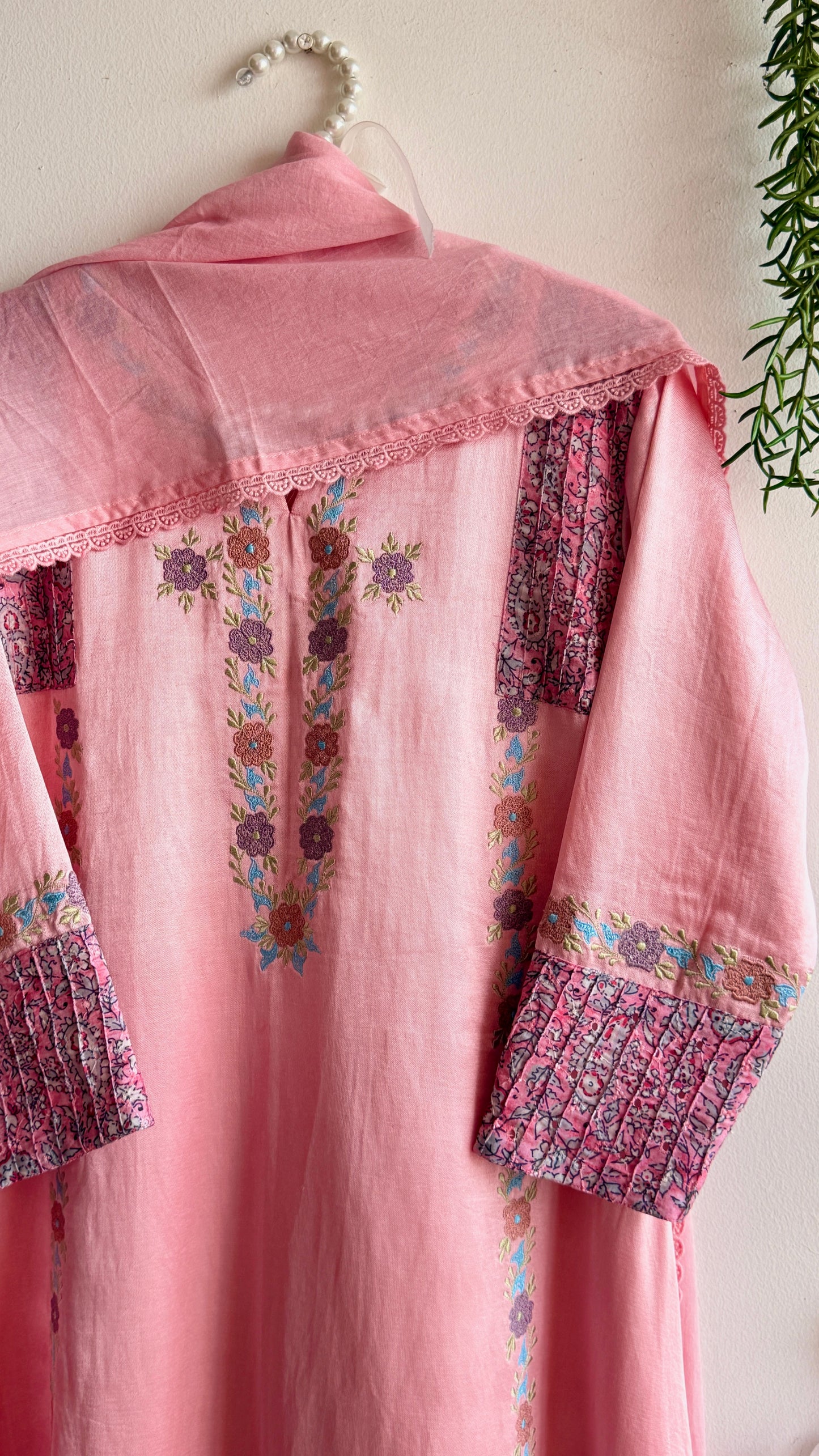 ROSY THREAD