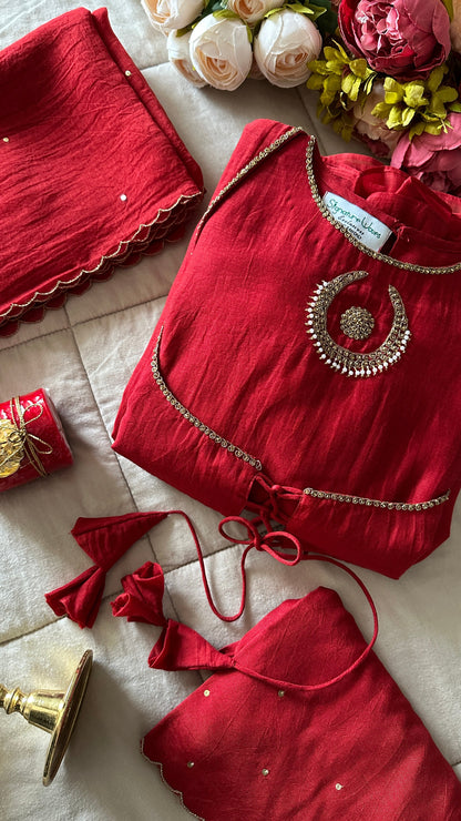 SCARLET LOVE