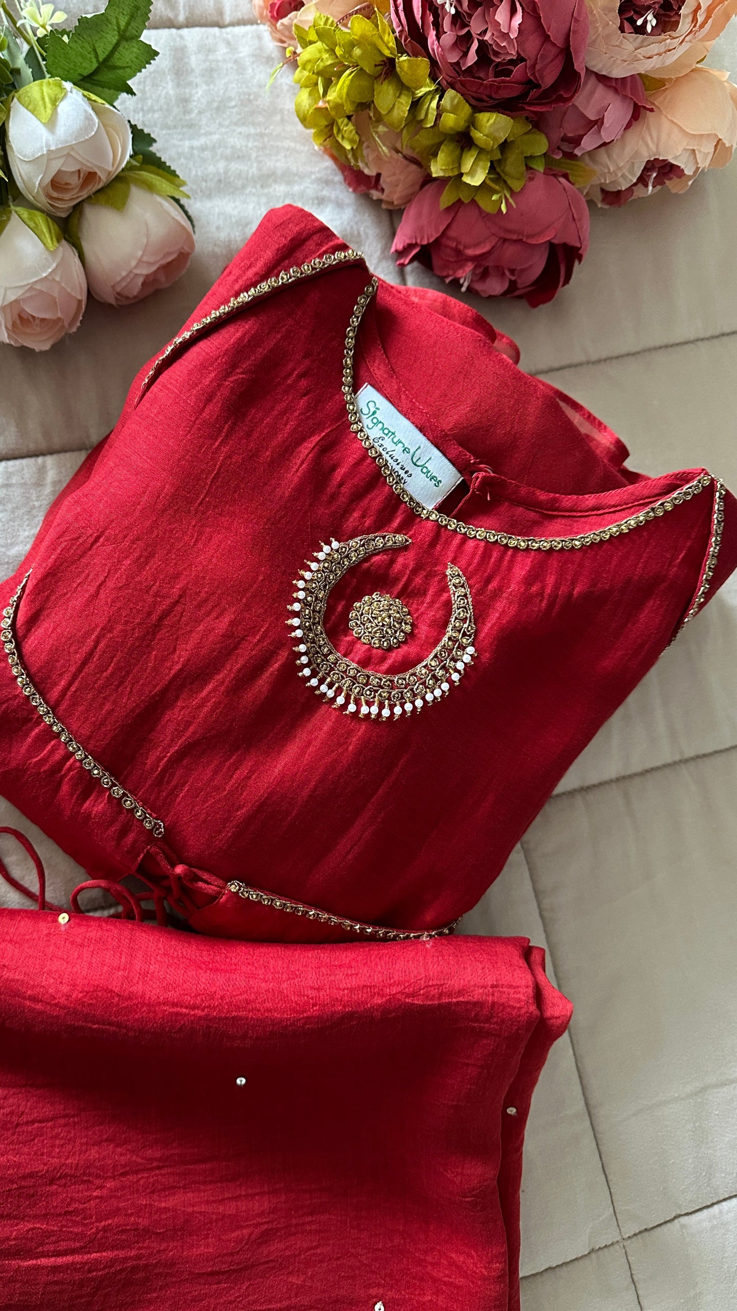SCARLET LOVE