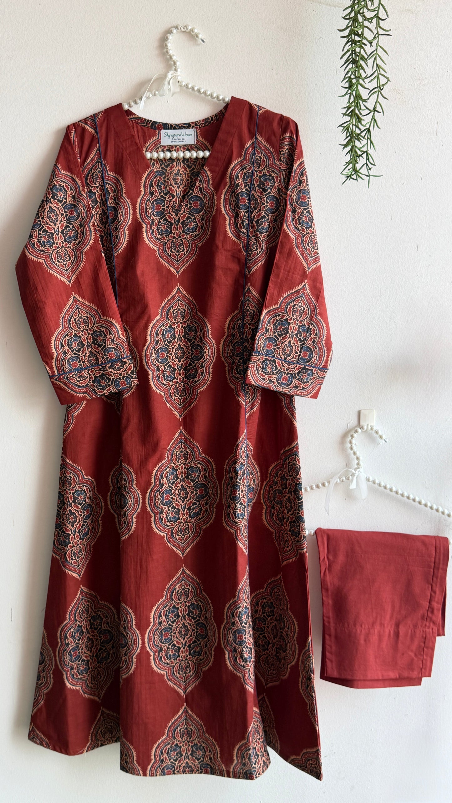 DAILY PALETTE- RED