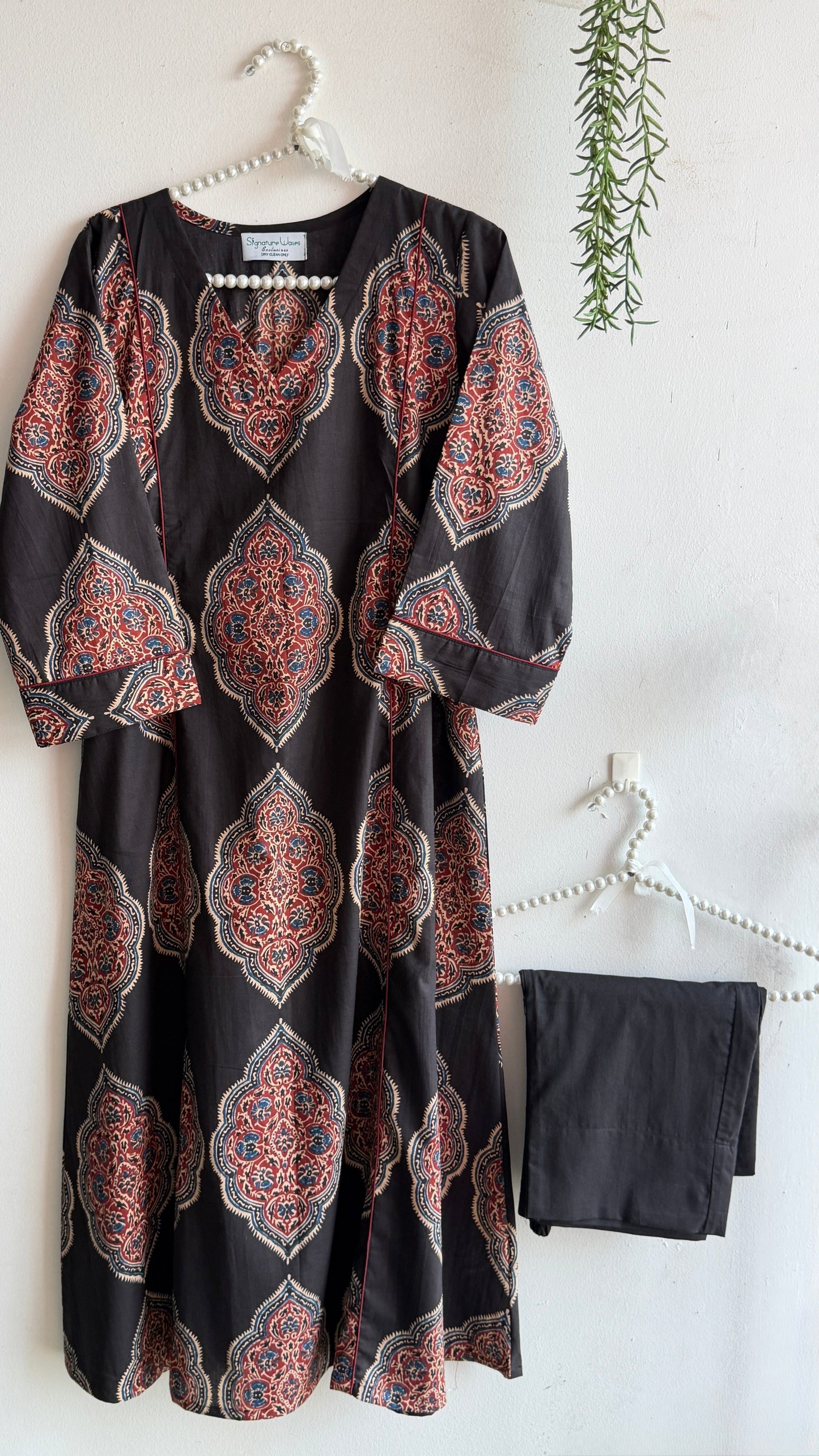 DAILY PALETTE- BLACK