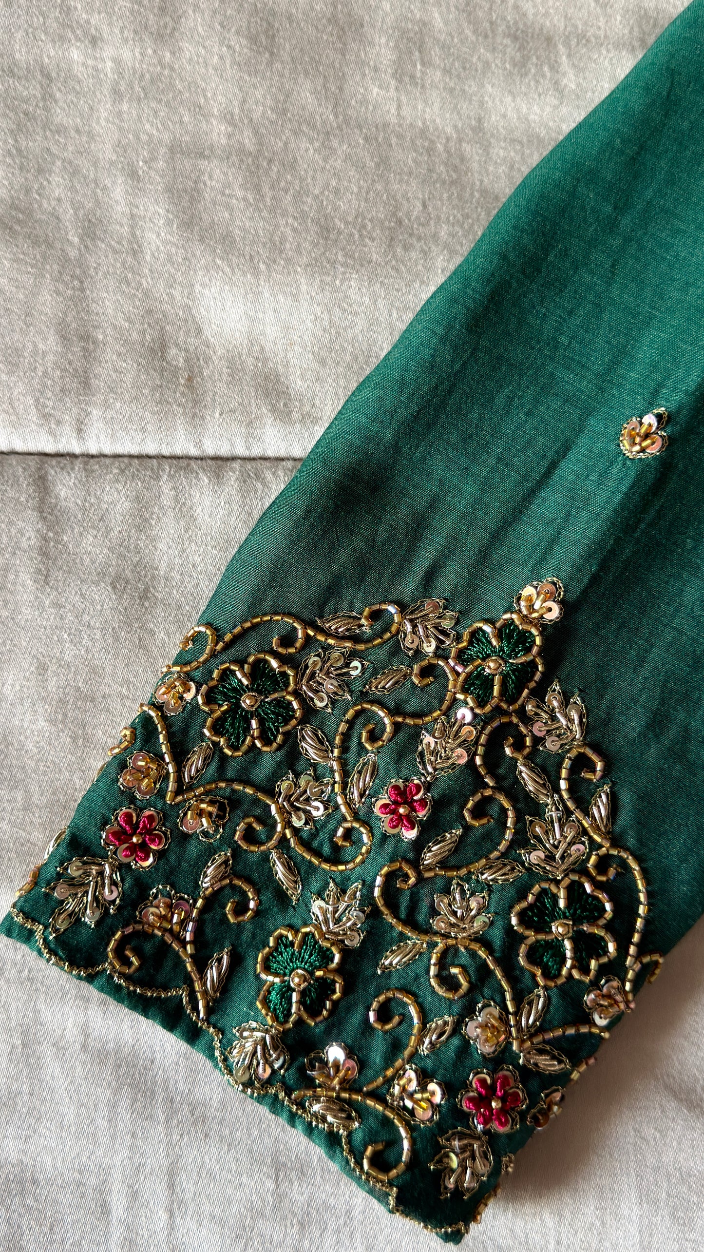 EMERALD ROSE