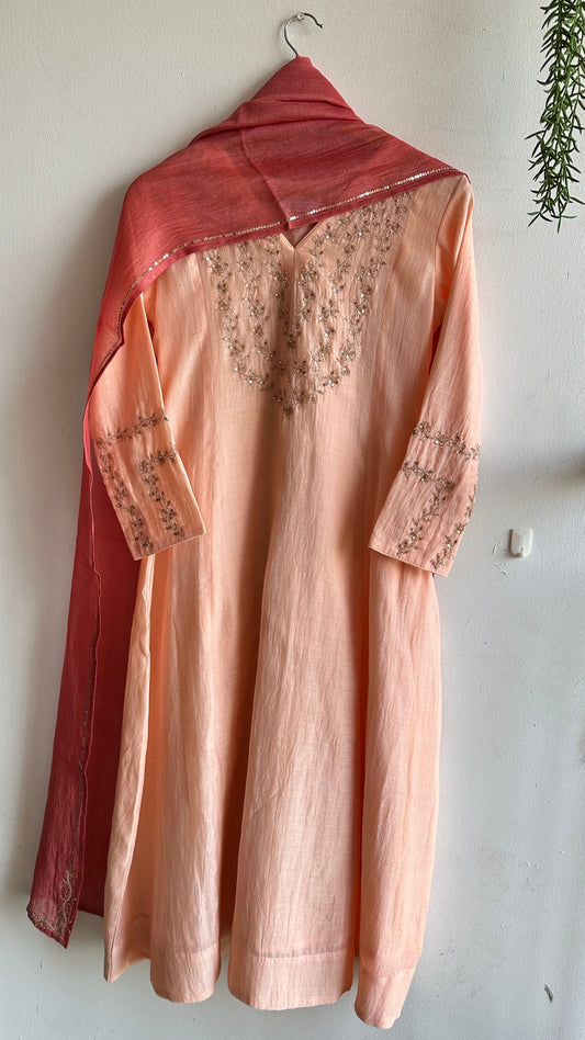 SHADES OF PEACH