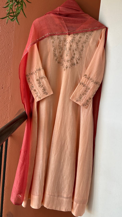 SHADES OF PEACH