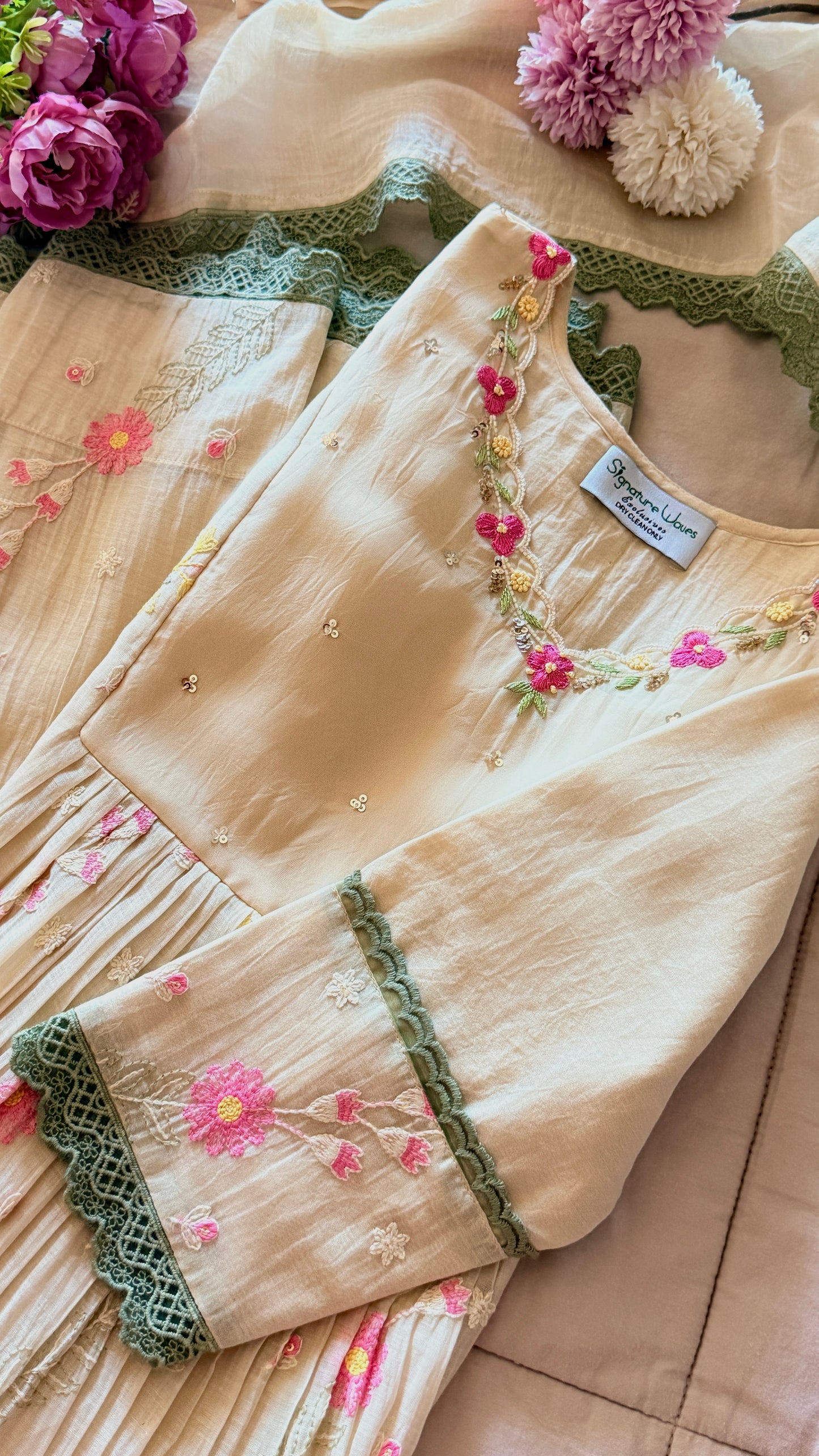 BEIGE GARDEN