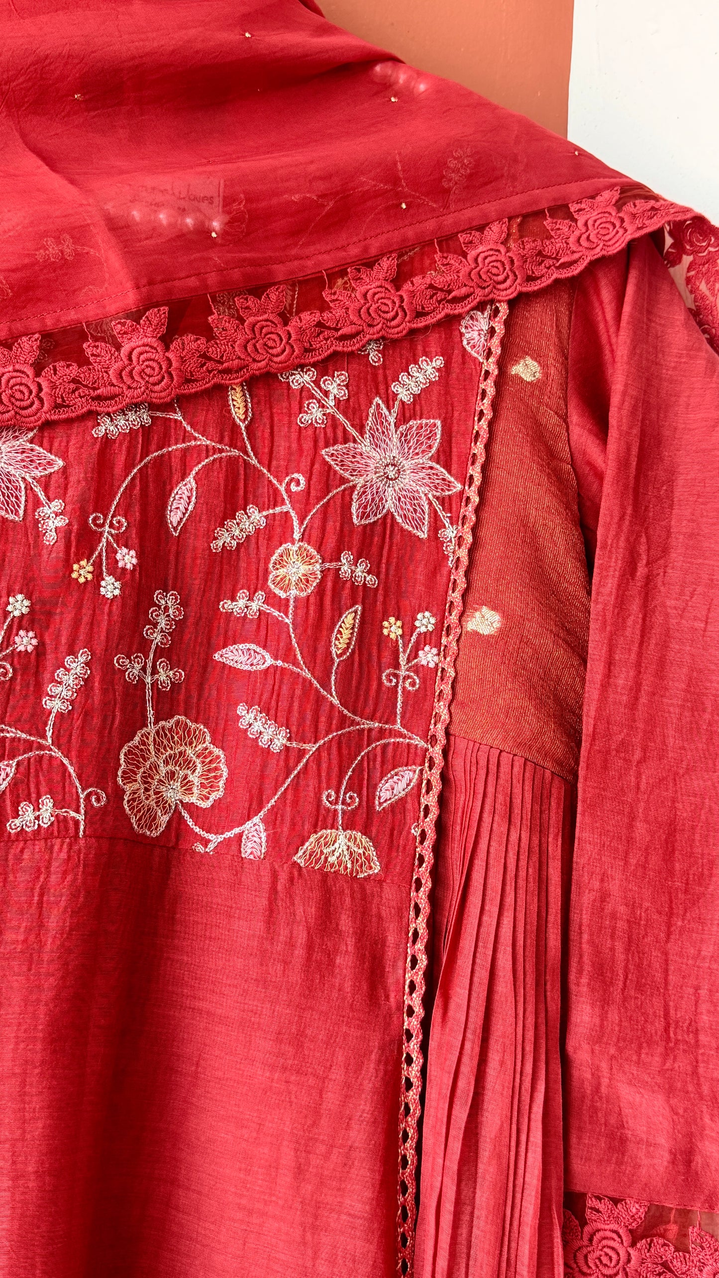 CRIMSON NOOR