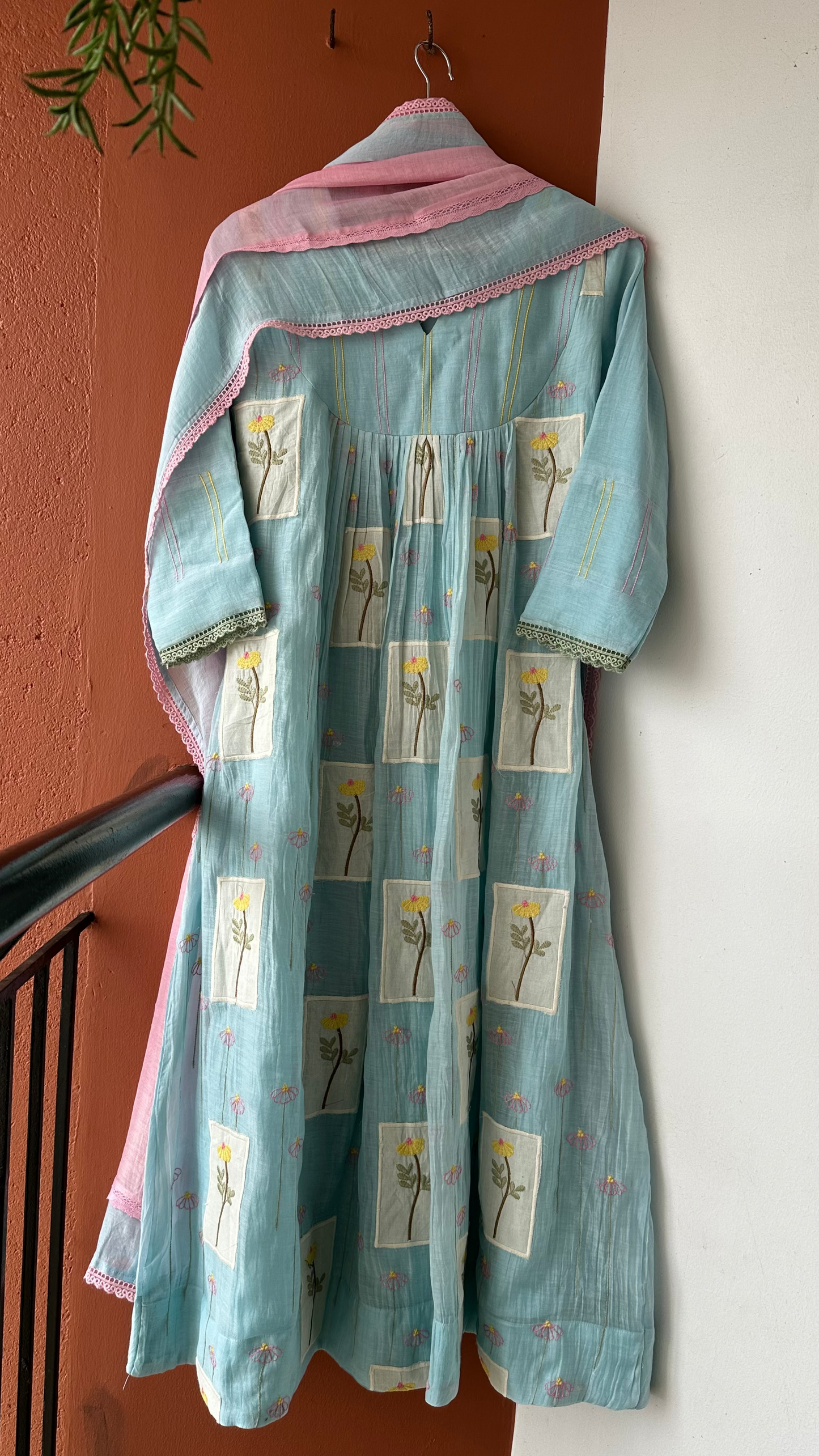 GARDEN STICHES IN BLUE