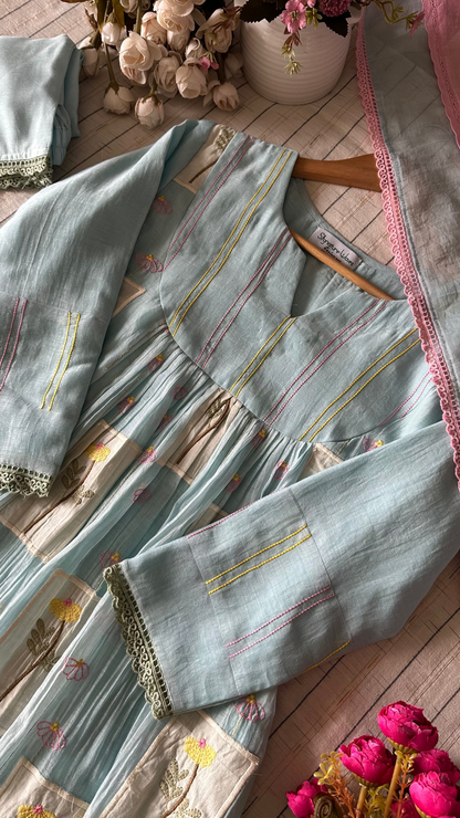 GARDEN STICHES IN BLUE