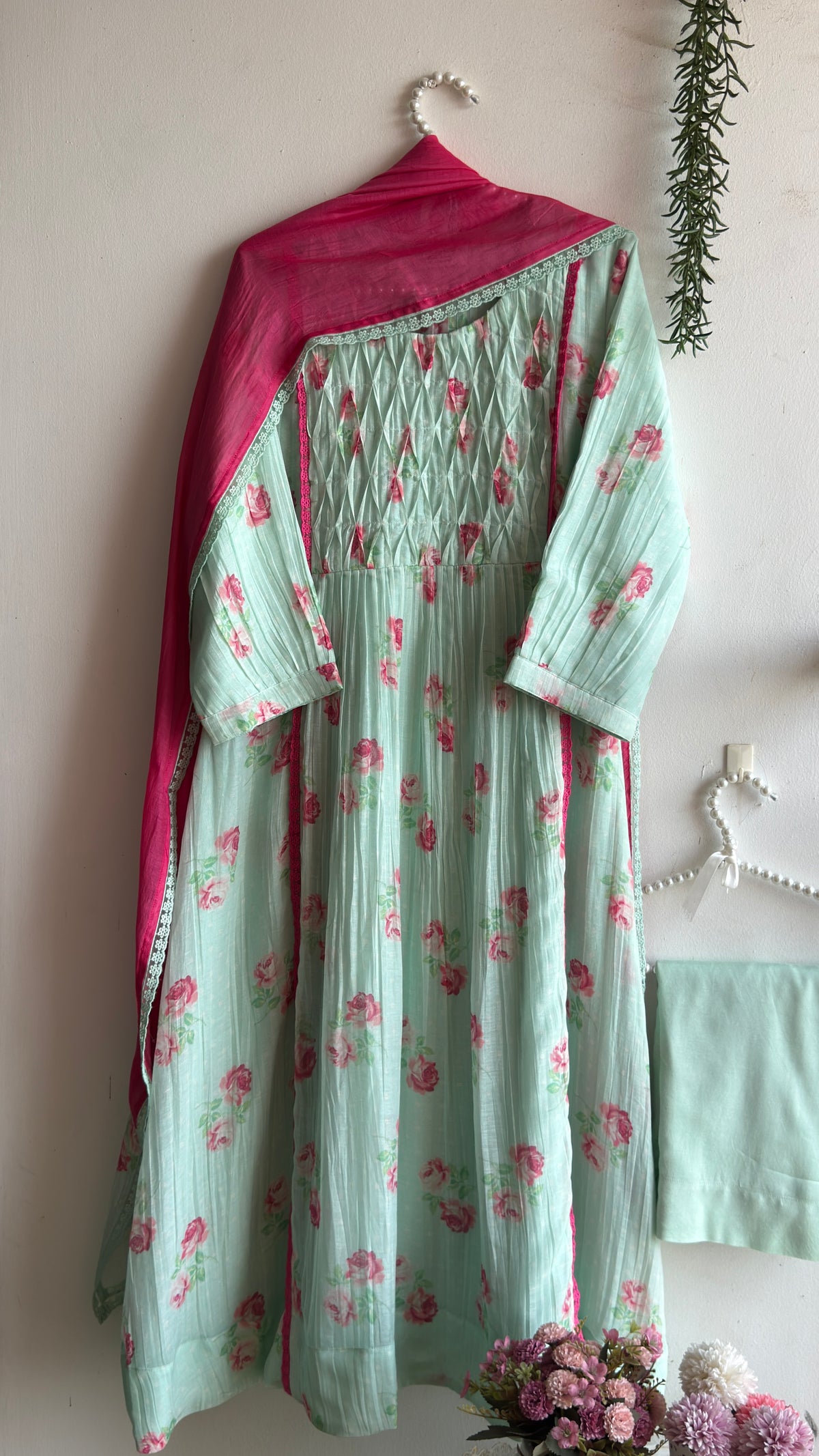 MINT ROSE