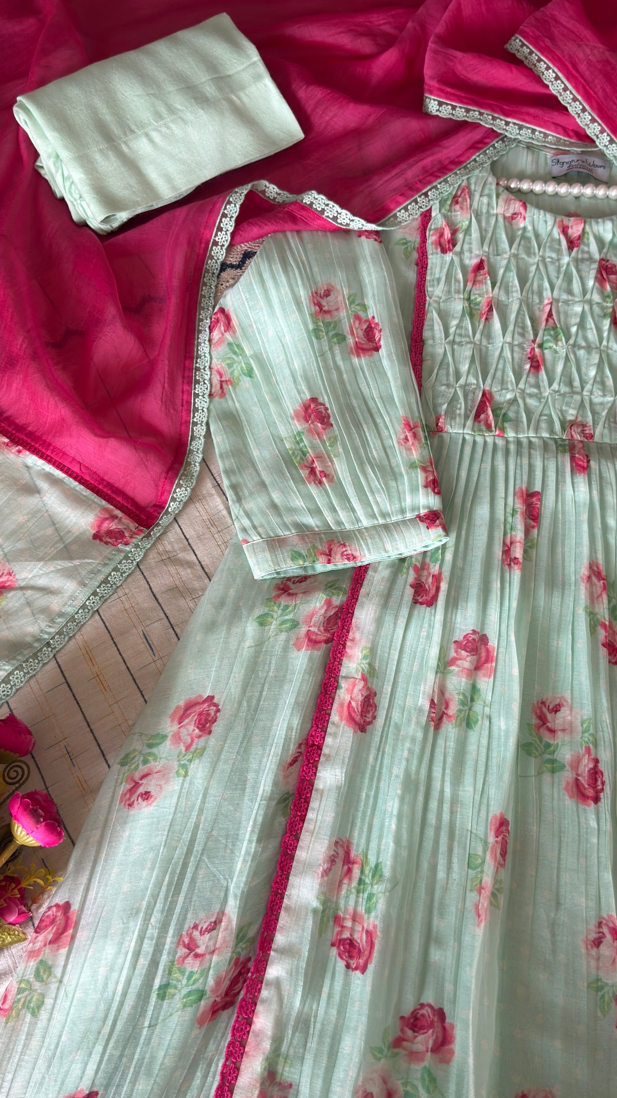 MINT ROSE