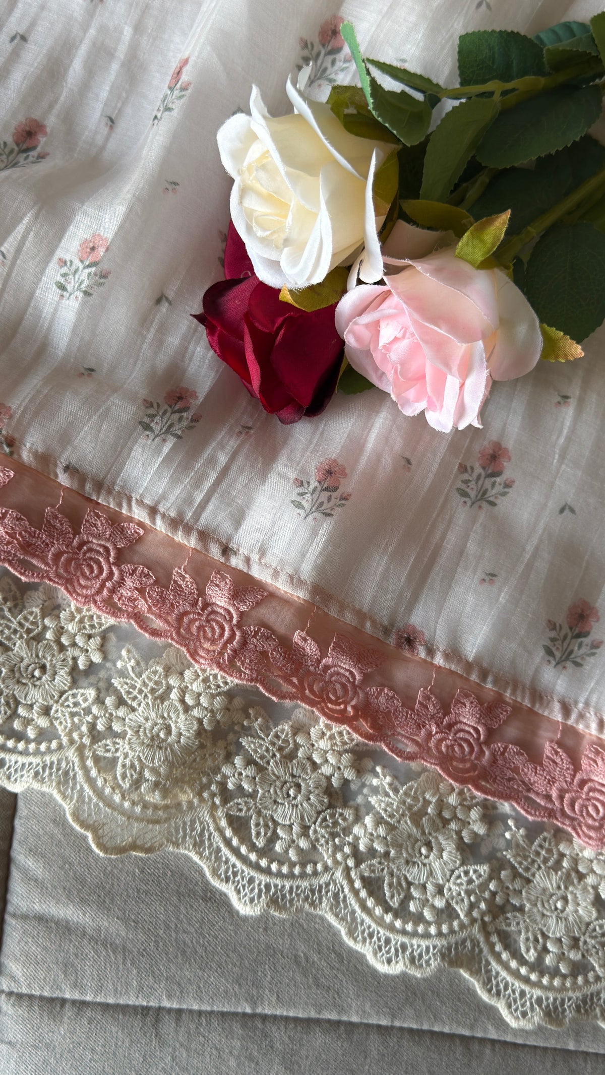 FLORA CHANTILLY