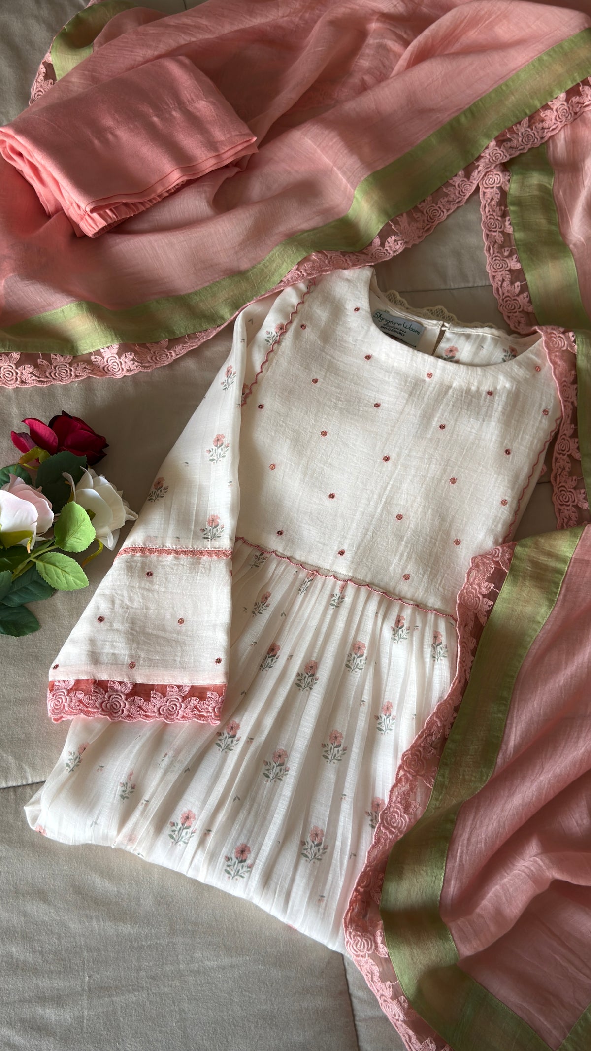 FLORA CHANTILLY