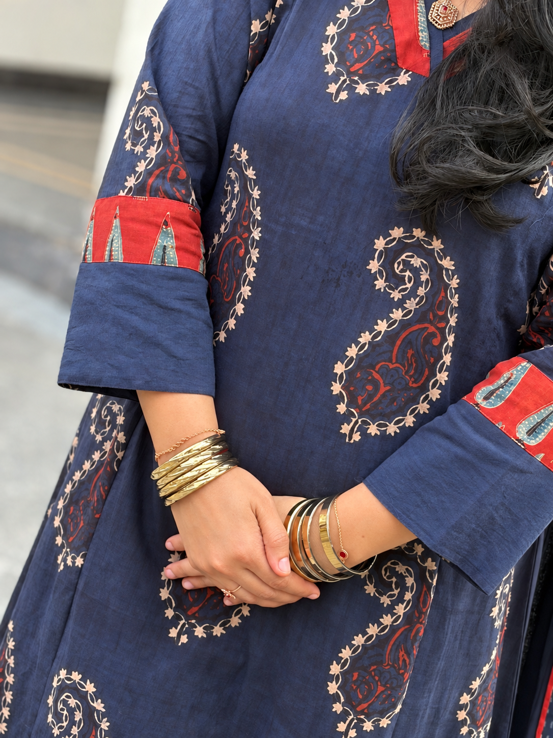 BLUE PAISLEY EDIT