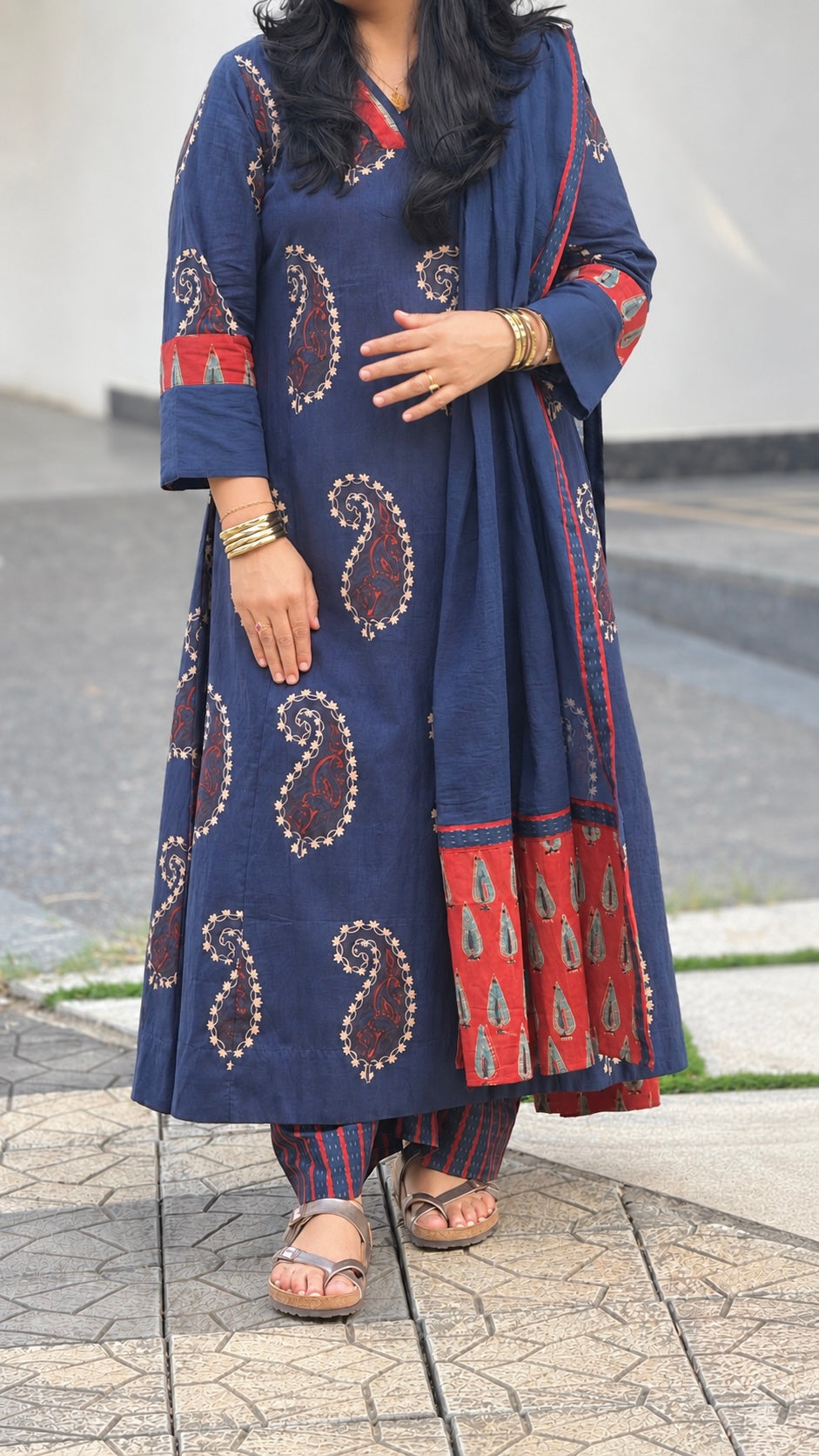 BLUE PAISLEY EDIT