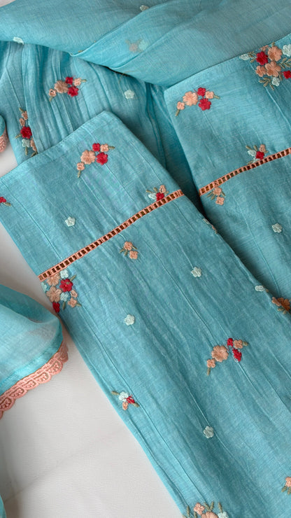 AQUA PETALS