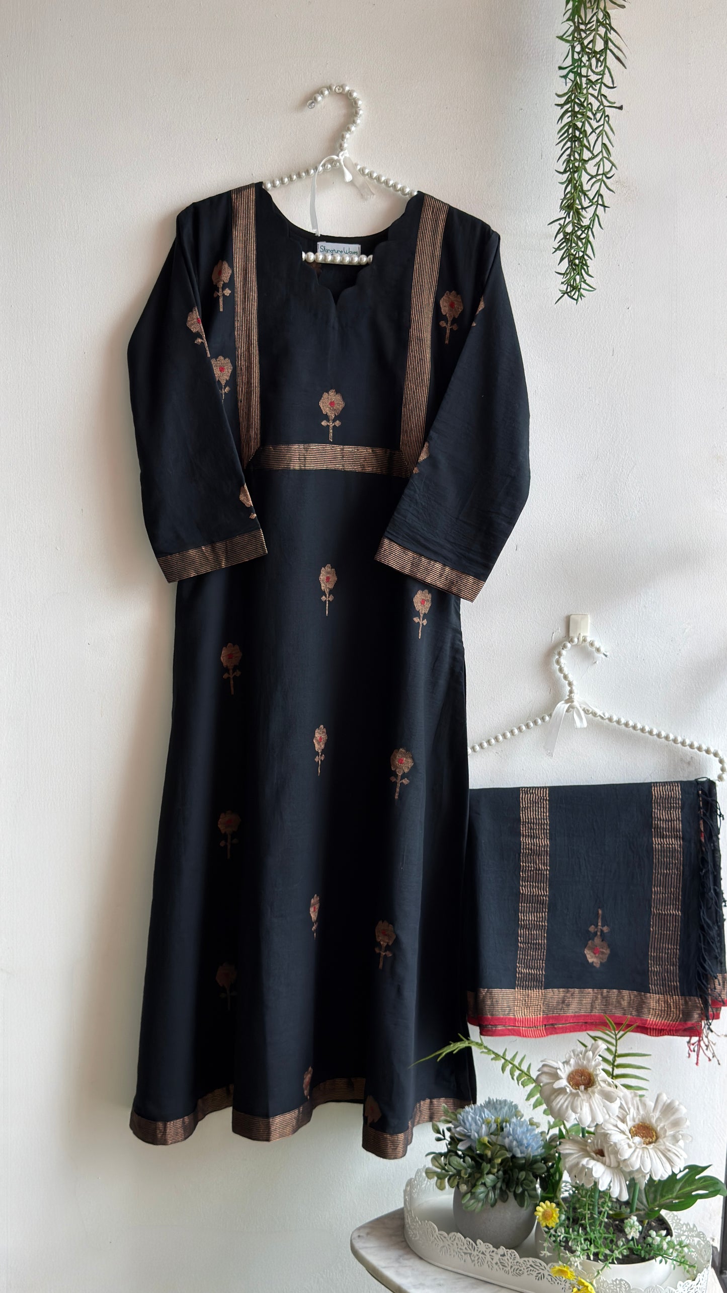 SUMMER LOVE IN BLACK