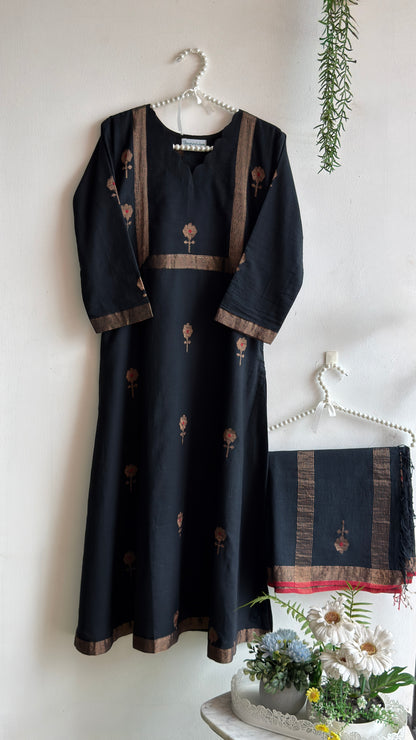 SUMMER LOVE IN BLACK