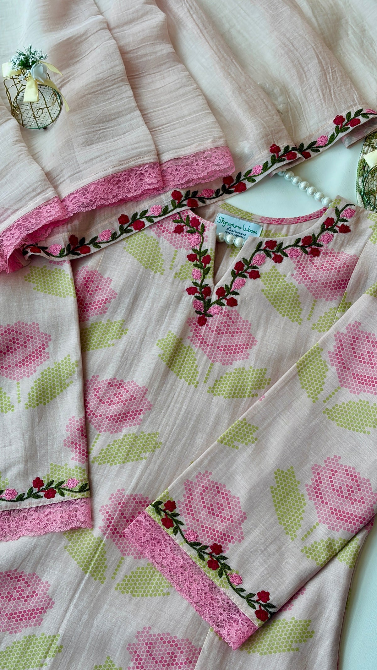 FLORAL HUES