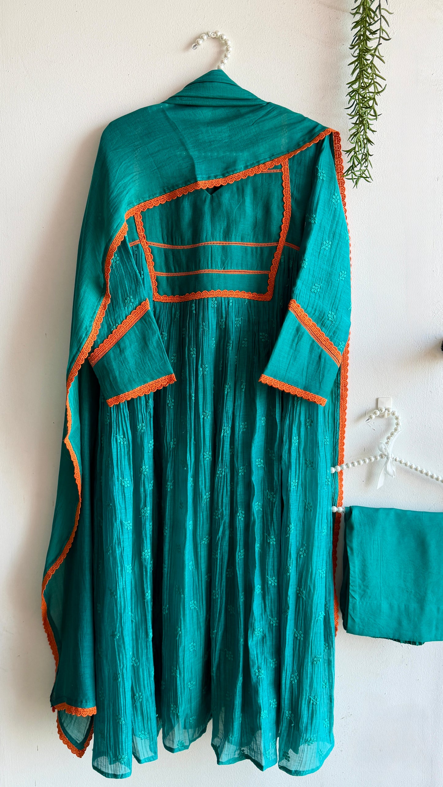 EMERALD TRACE