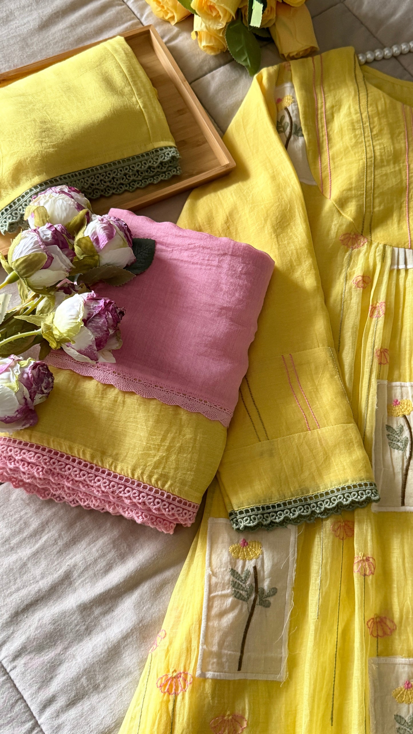 GARDEN STICHES IN YELLOW