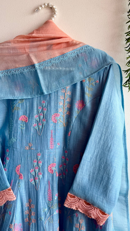 PEACHES IN BLUE