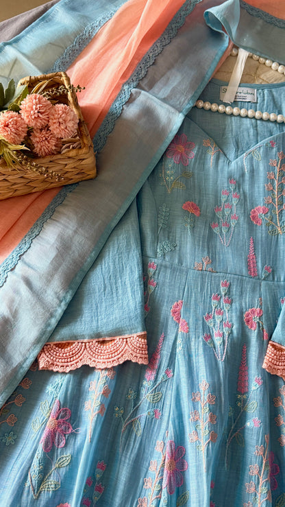 PEACHES IN BLUE
