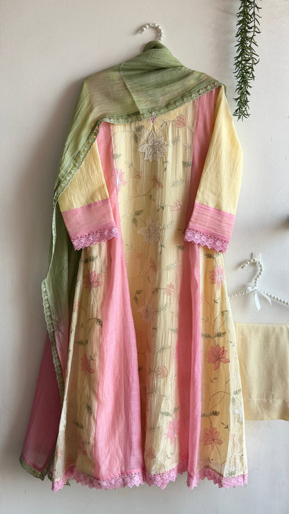 HINT OF PINK ON YELLOW