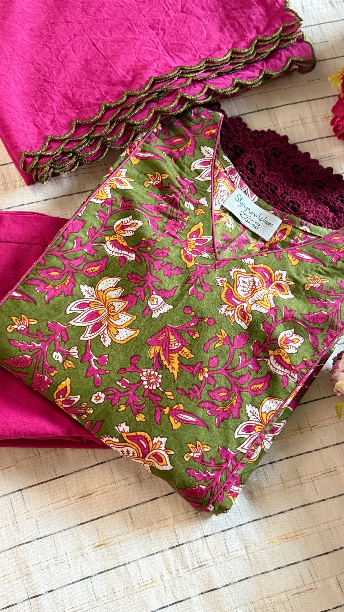 MEHENDI ROSE