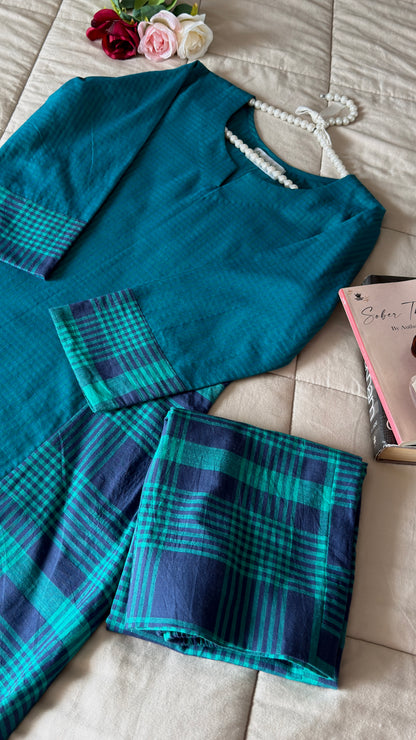 TIDE & TEAL
