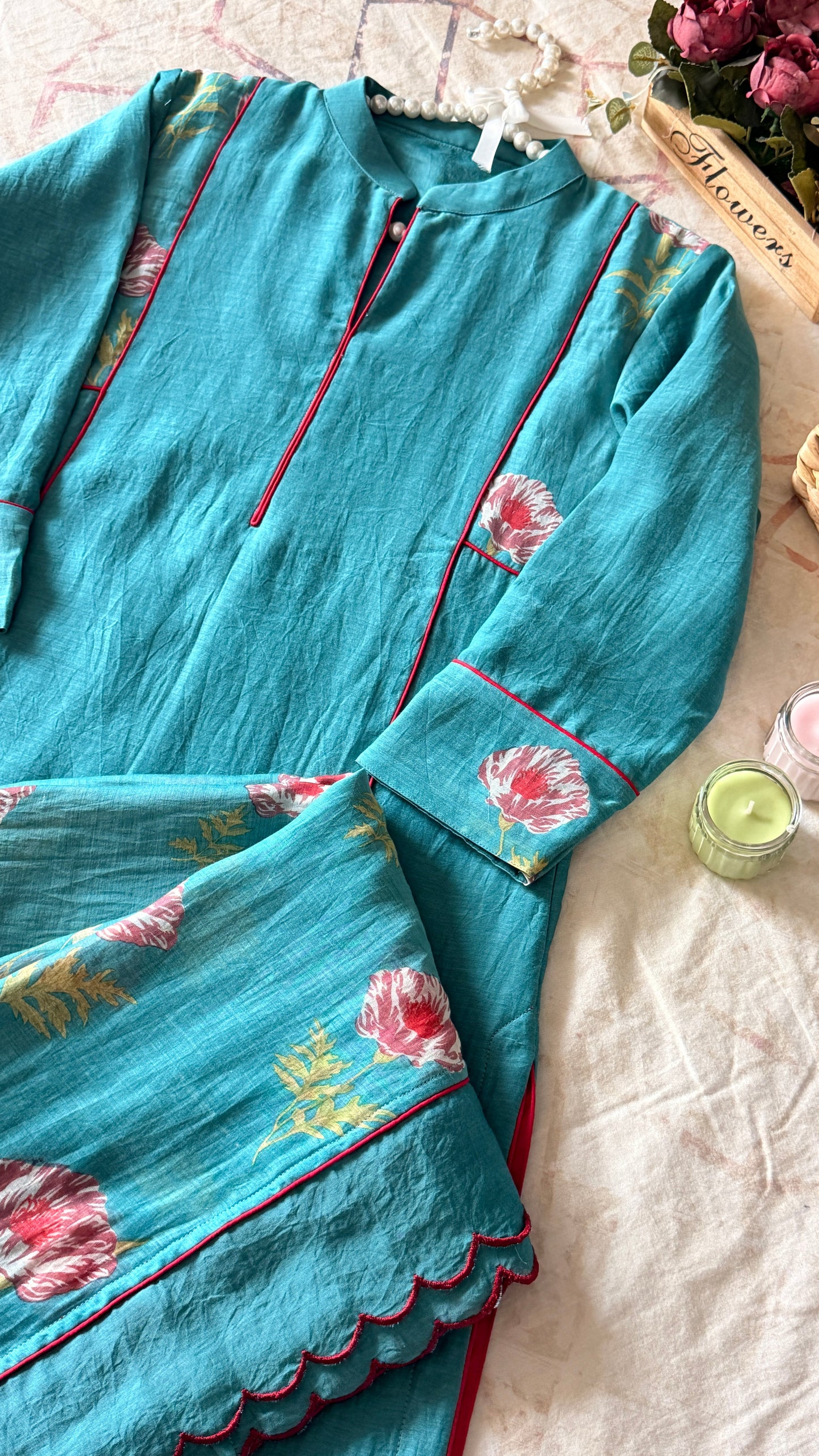 FLORALS ON TEAL