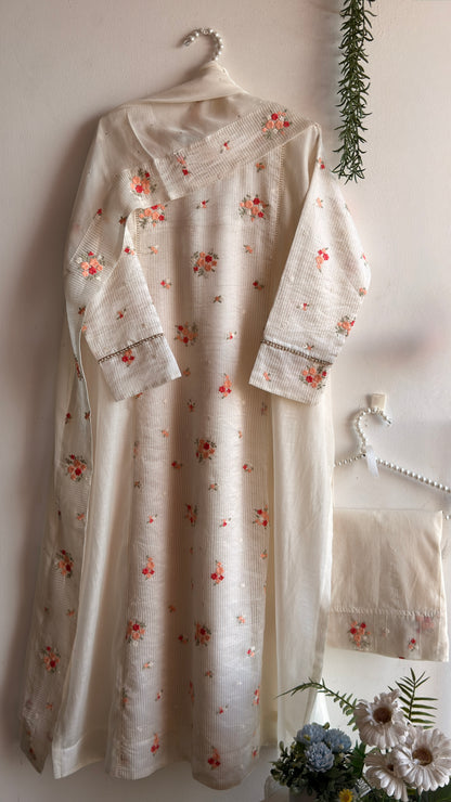 IVORY ROSES