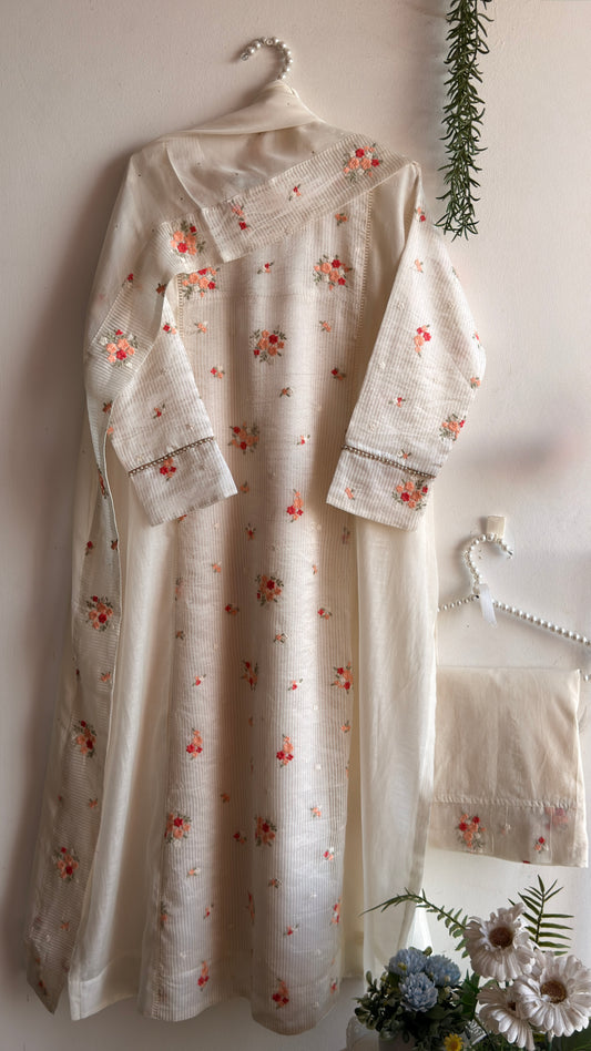IVORY ROSES