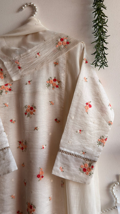 IVORY ROSES