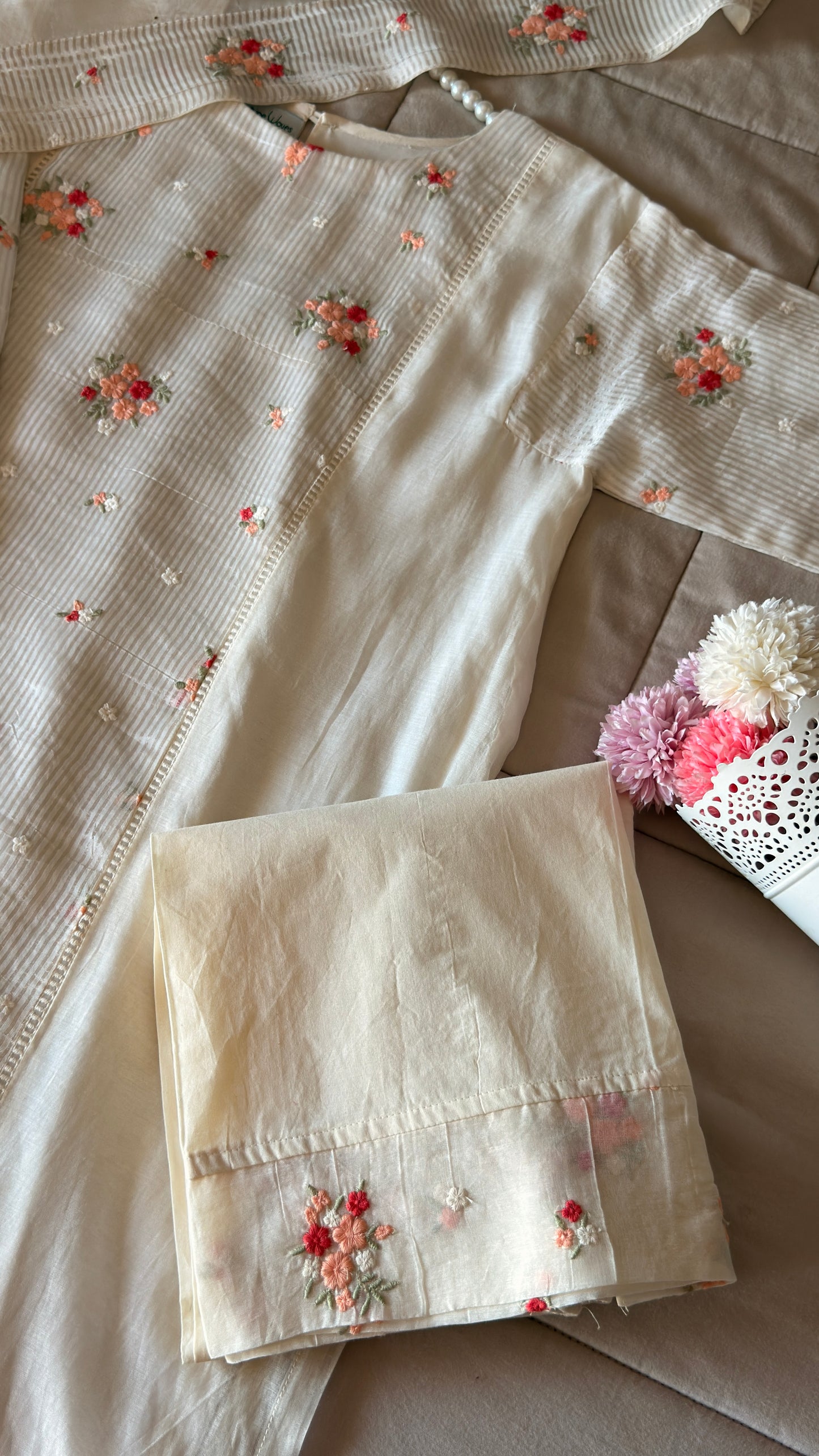IVORY ROSES