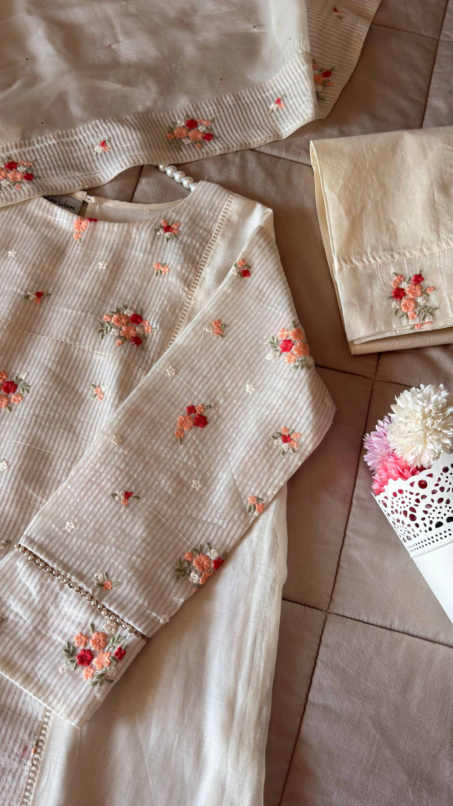 IVORY ROSES