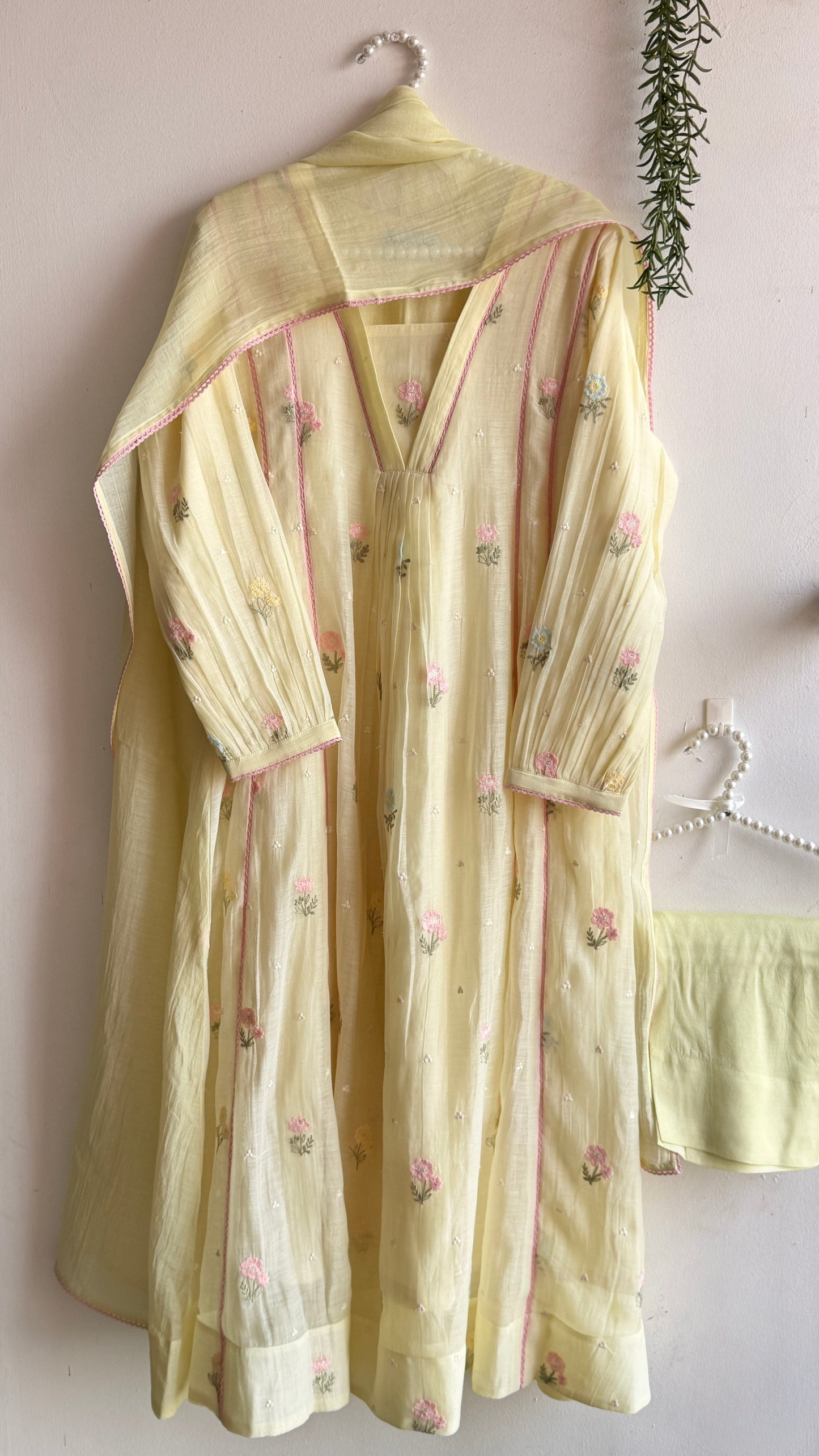 SOFT YELLOW MIST