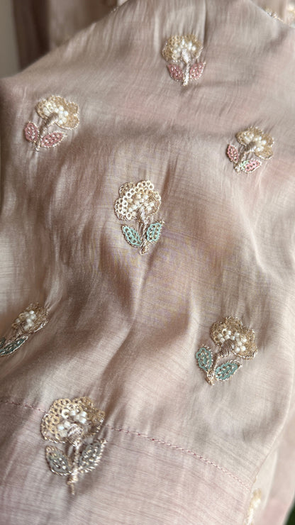 BEIGE PETALS