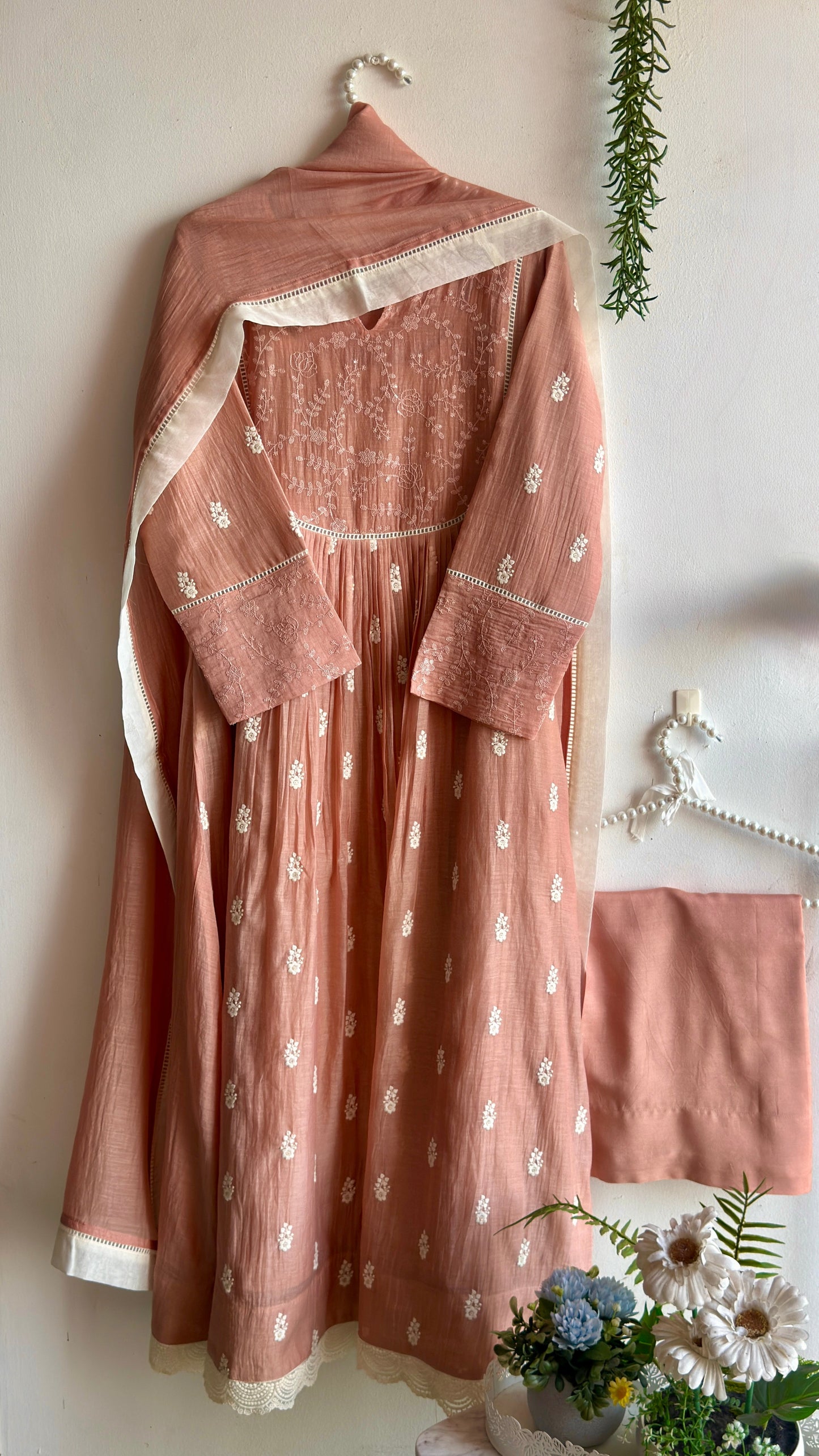 ANTIQUE ROSE