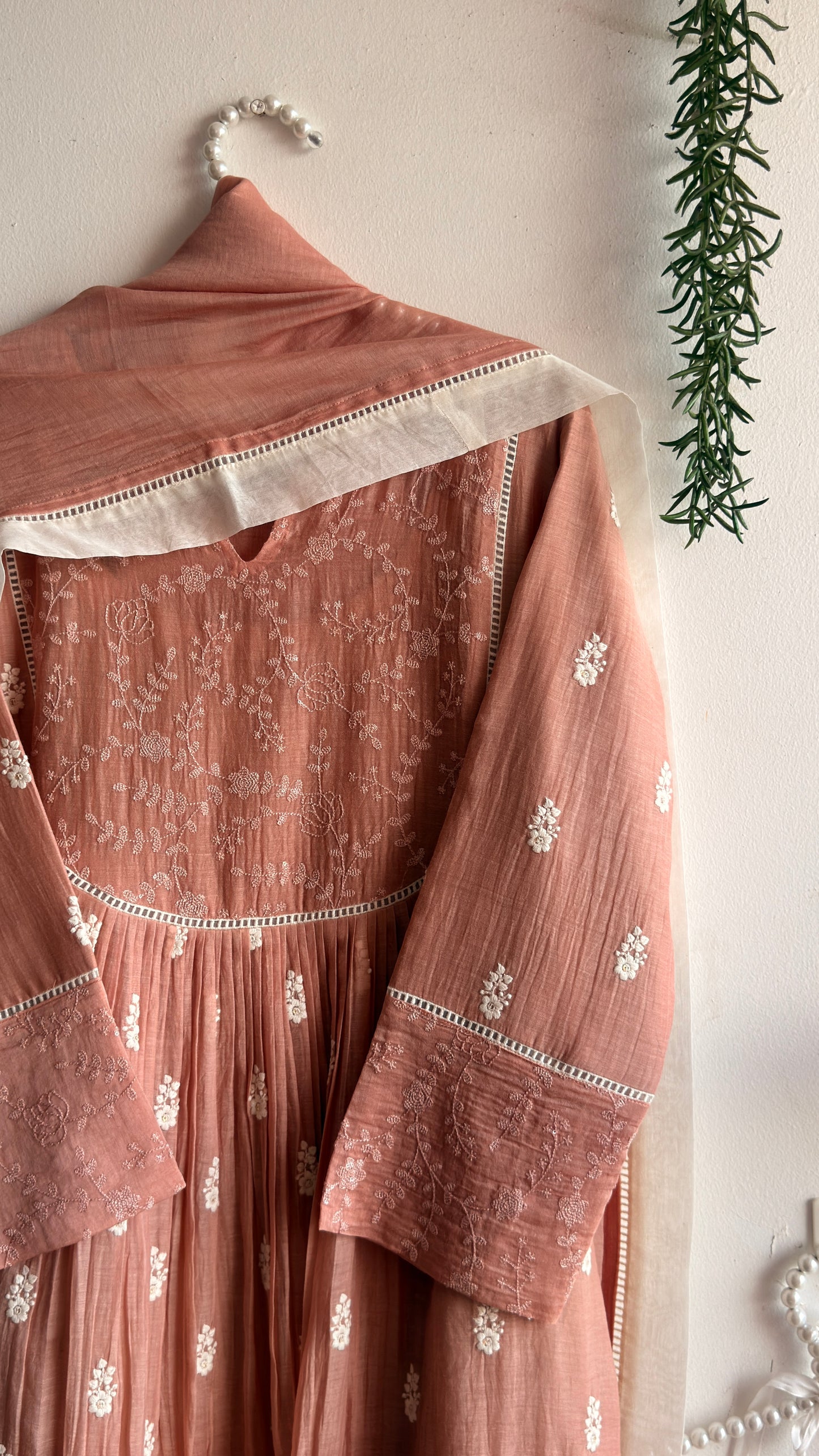 ANTIQUE ROSE