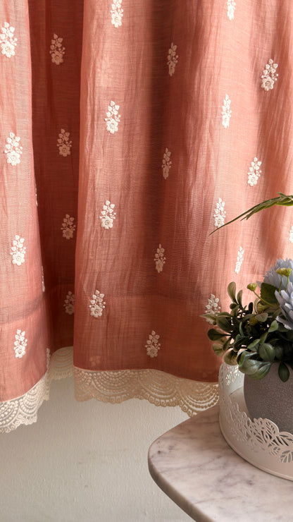 ANTIQUE ROSE