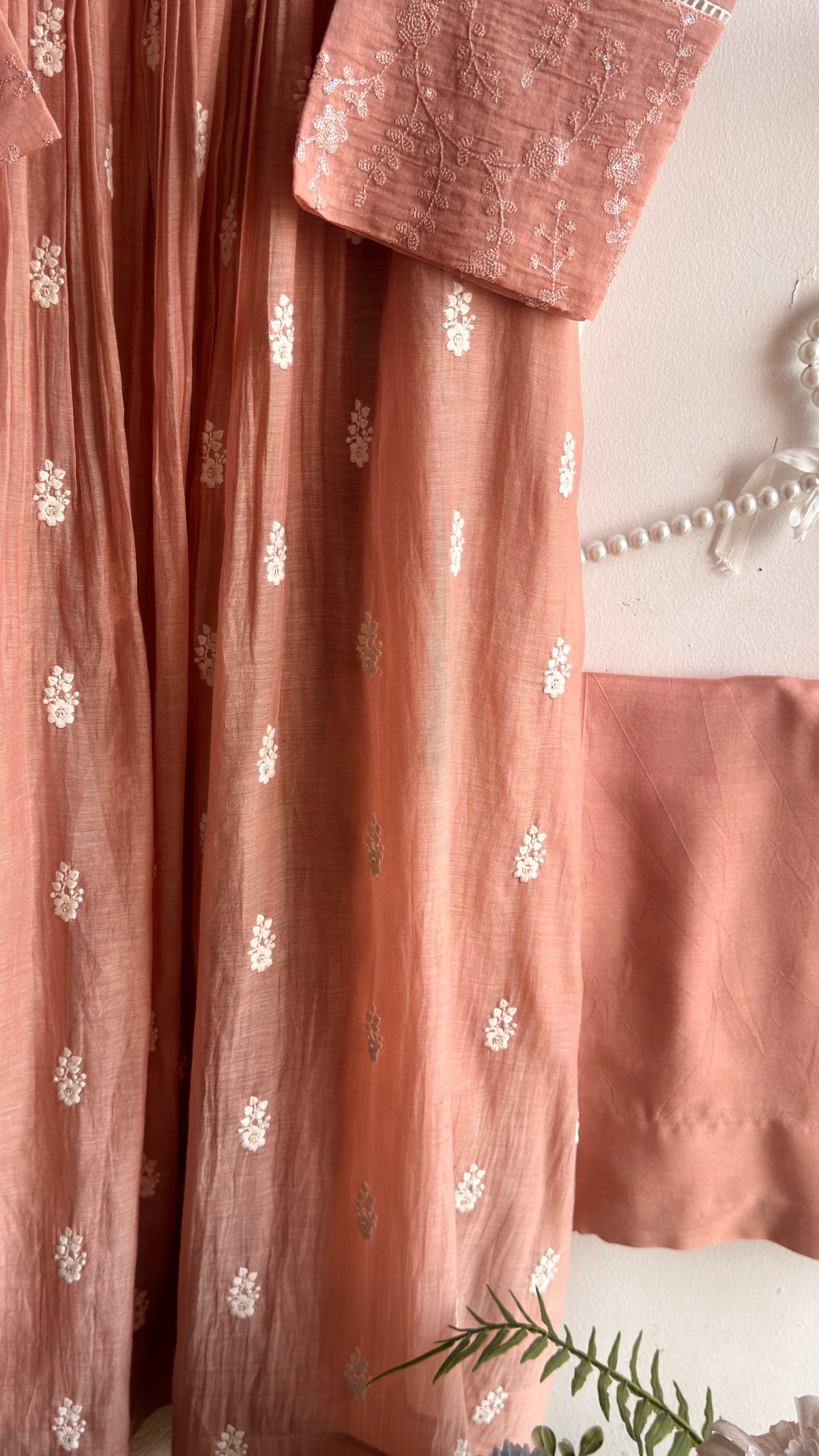 ANTIQUE ROSE