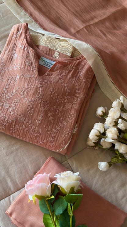 ANTIQUE ROSE